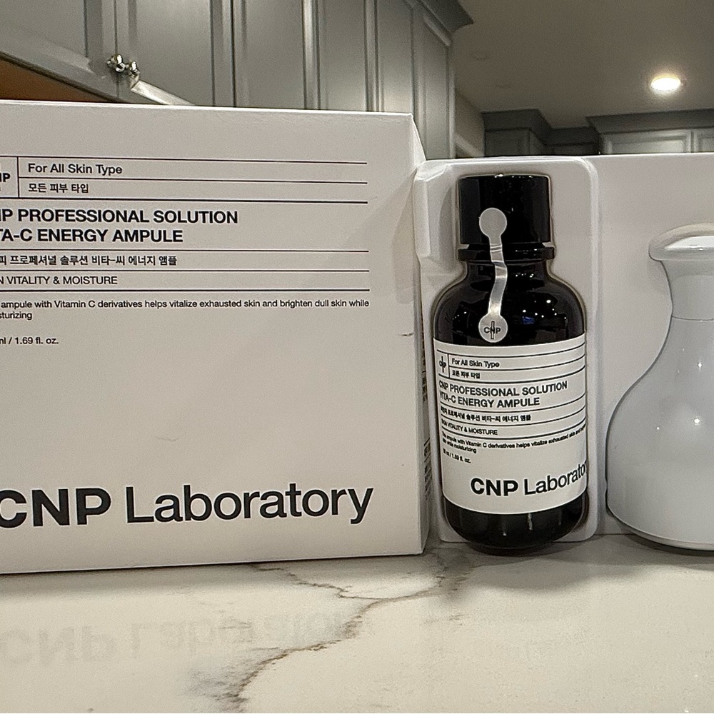 CNP Vita-C Energy Ampule Set 50ml,Brightening Vitamin C Serum |
Glass Skin Glow